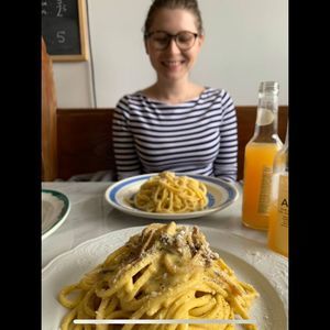 Meet your Posher, Cynthia